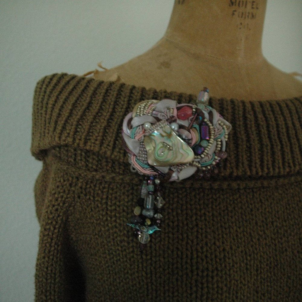 Vintage Brooch in the Style of Miriam Haskell